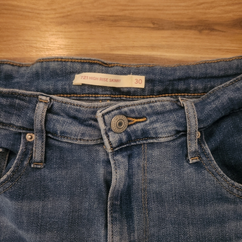 Levi's High Rise Skinny - Picture 3 of 6